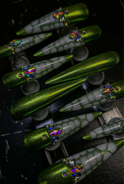 Alien Scalez Klawz